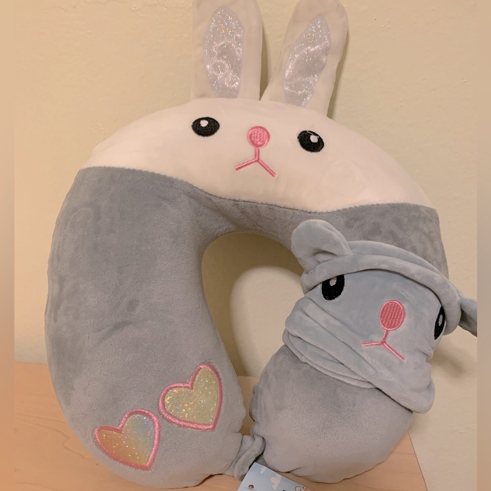 Comfortable and Cute Travel Neck Pillow